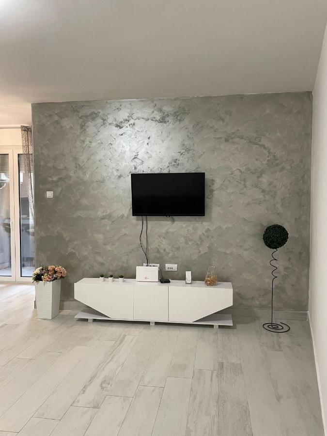 Gabi Apartment *